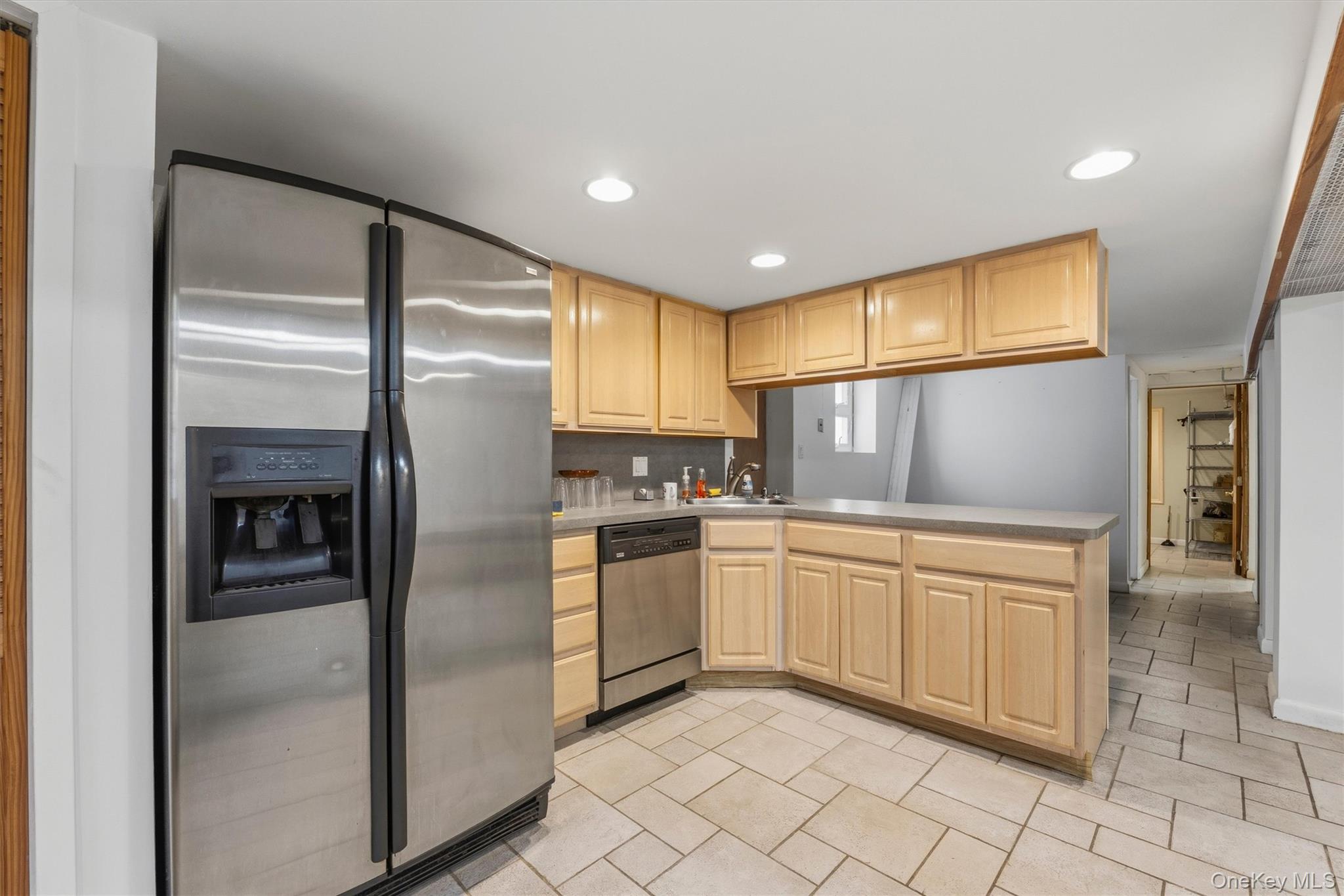 2952 Miles Avenue Property Photo 4
