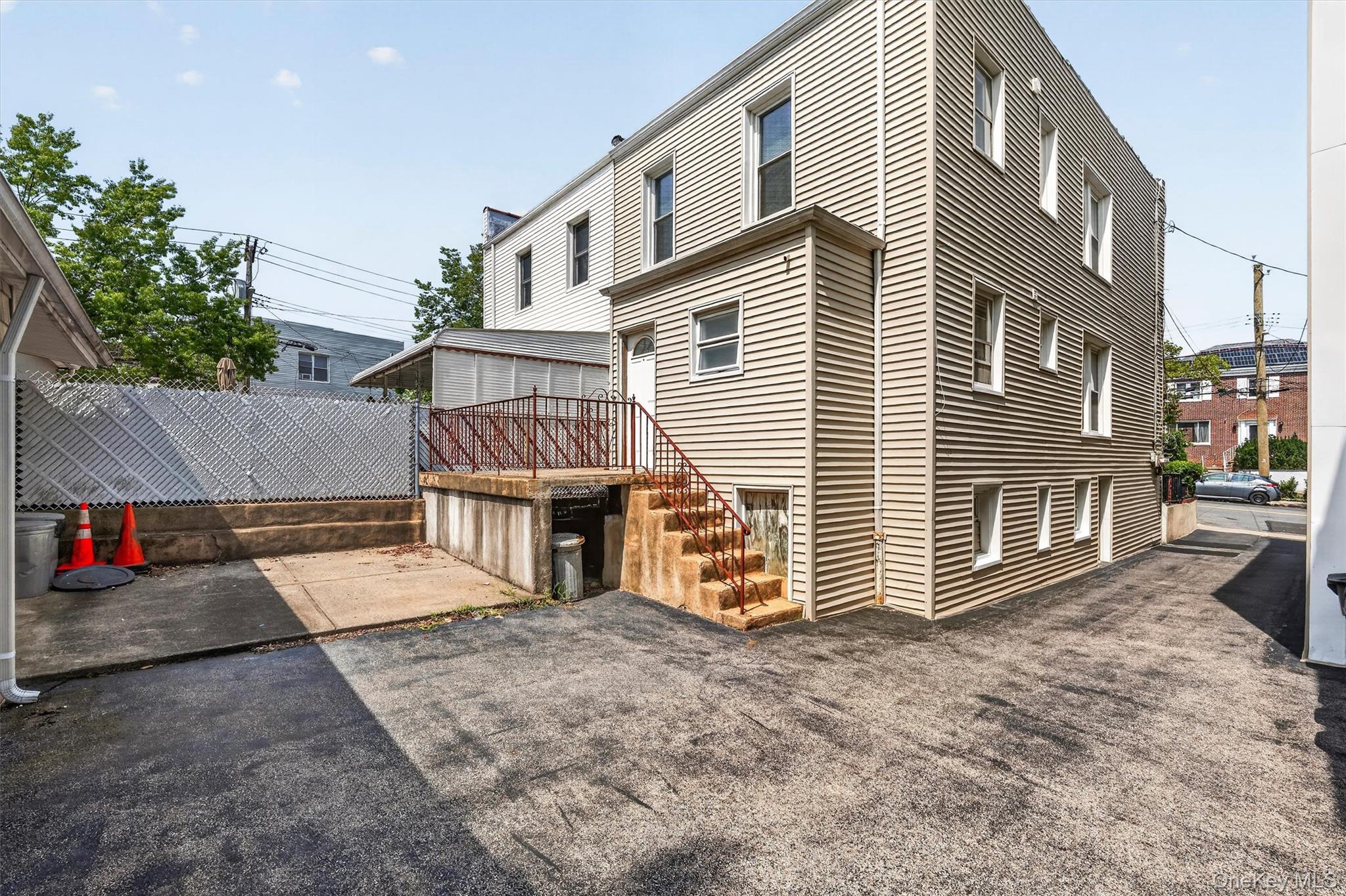 2952 Miles Avenue Property Photo 18