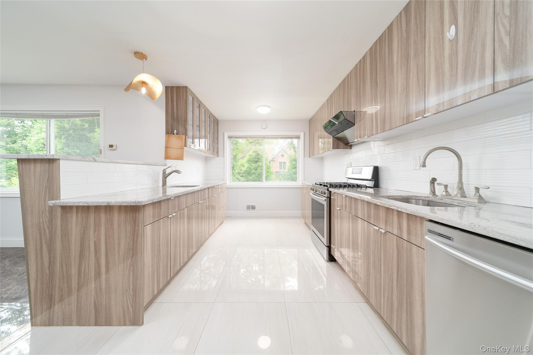 1 Horizon Road Property Photo 4
