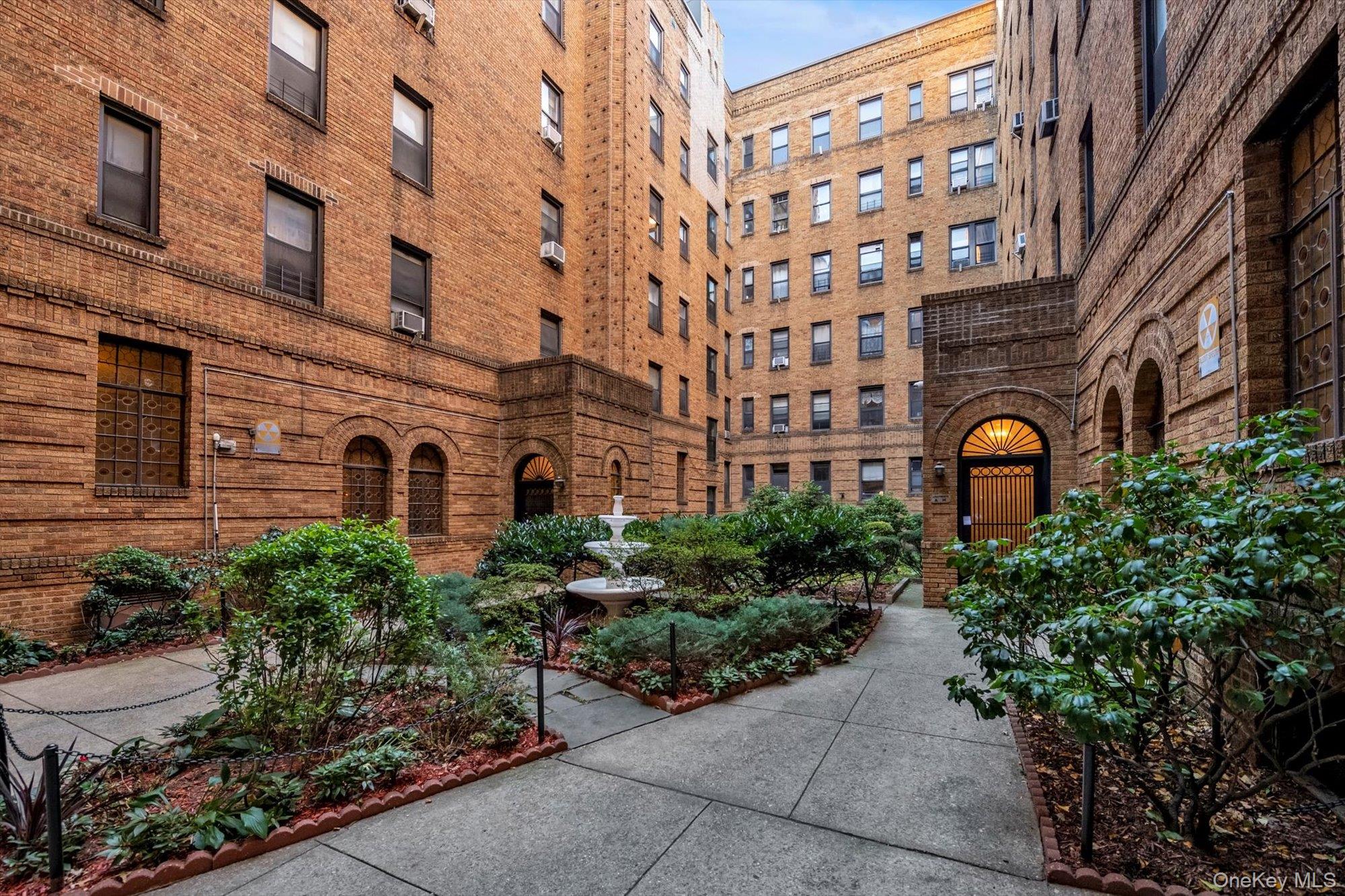 83-44 Lefferts Boulevard 6c Property Photo 1