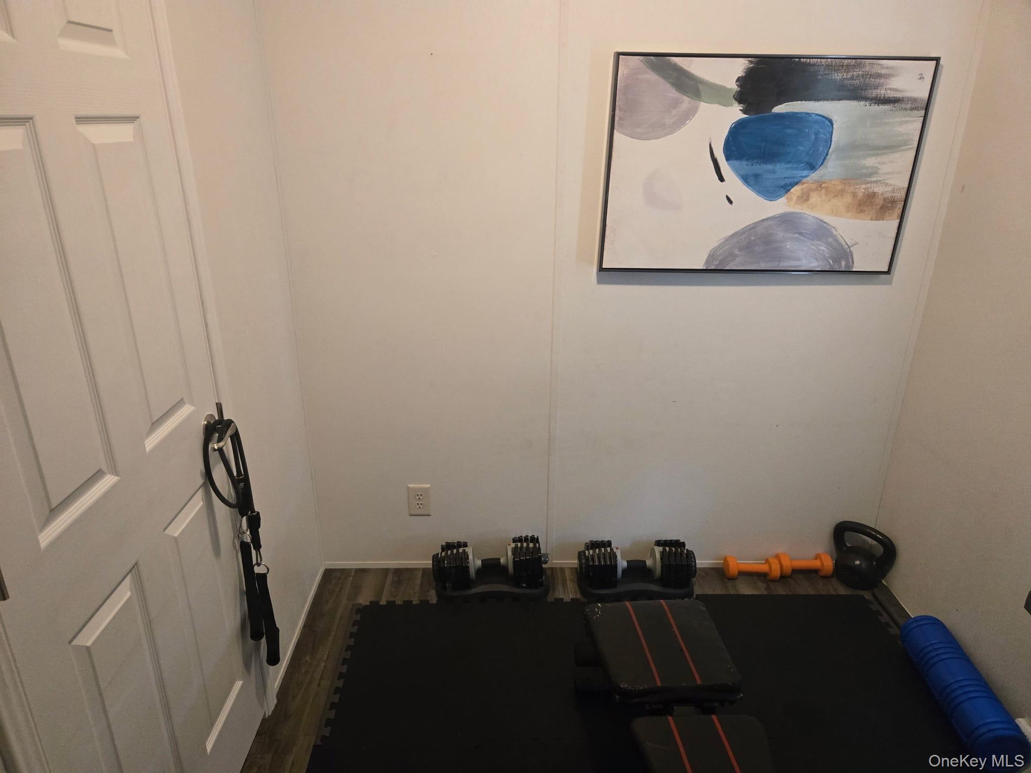 27 Shagbark Property Photo 13