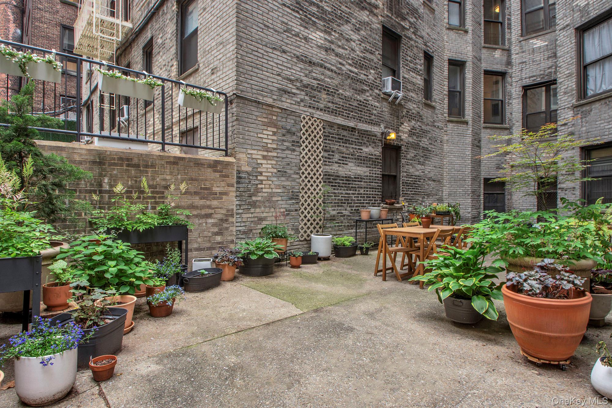 225 W 25th Street 5k Property Photo 13