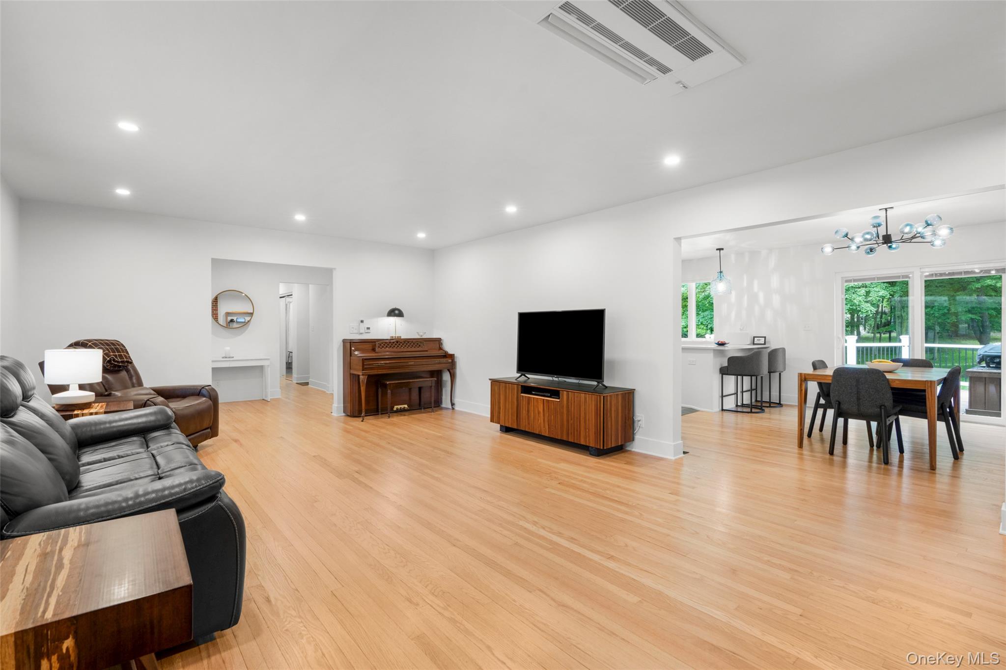212 Bay View Avenue Property Photo 9