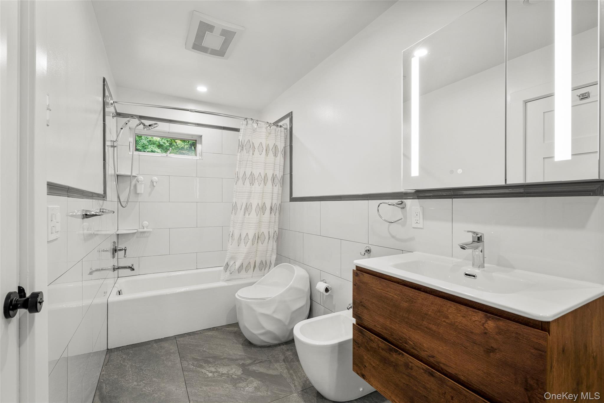 212 Bay View Avenue Property Photo 14