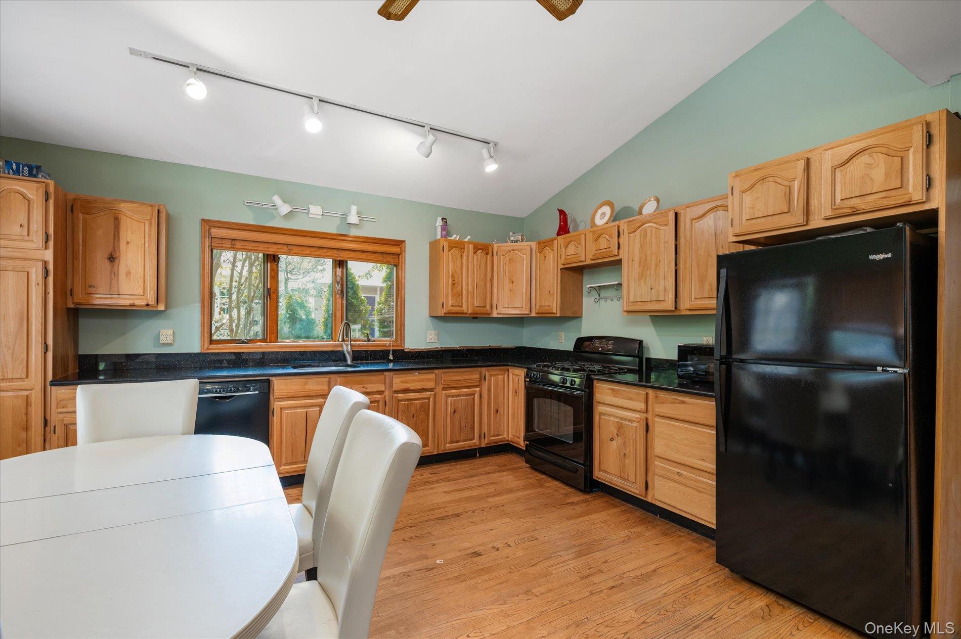 1045 Stanton Avenue Property Photo 7