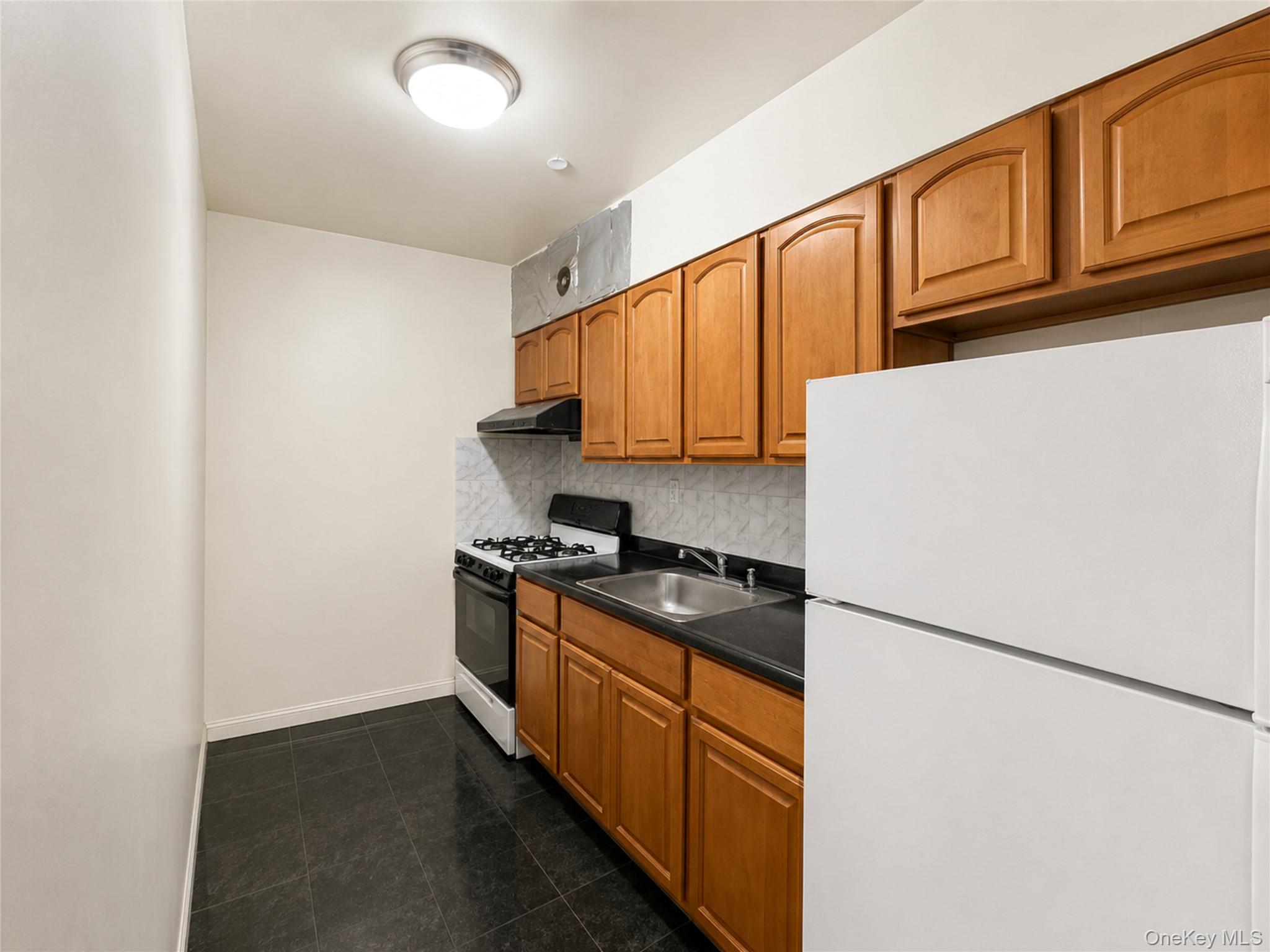 104-31 39th Avenue 1a Property Photo 7