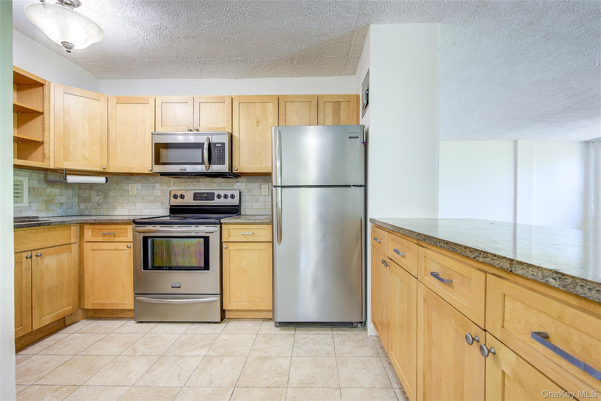 10-10 166th Street 5d Property Photo 9