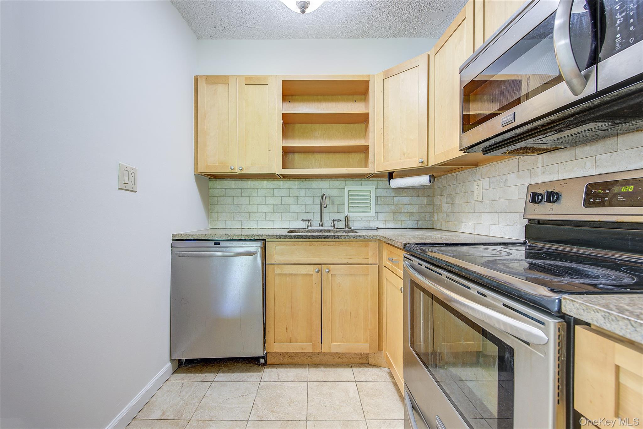 10-10 166th Street 5d Property Photo 11