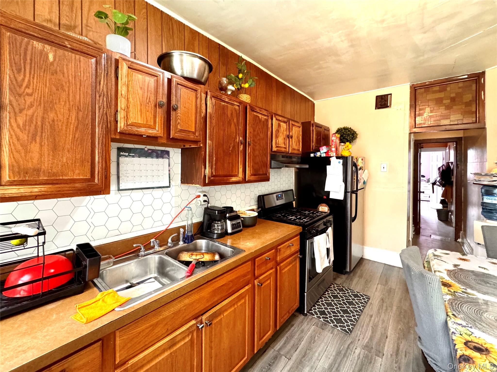 49 Benkard Avenue Property Photo 9