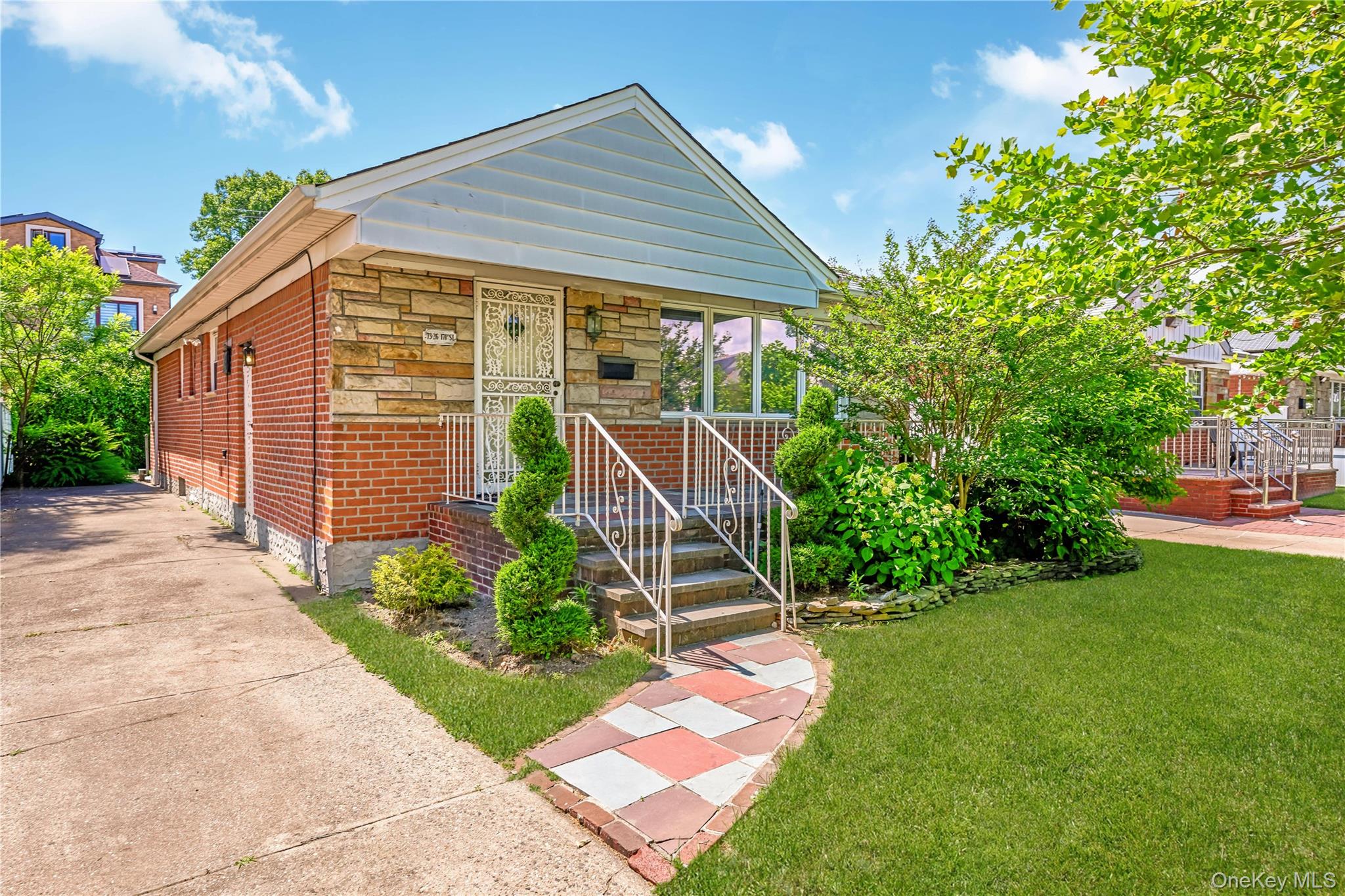 7326 171st Street Property Photo 1