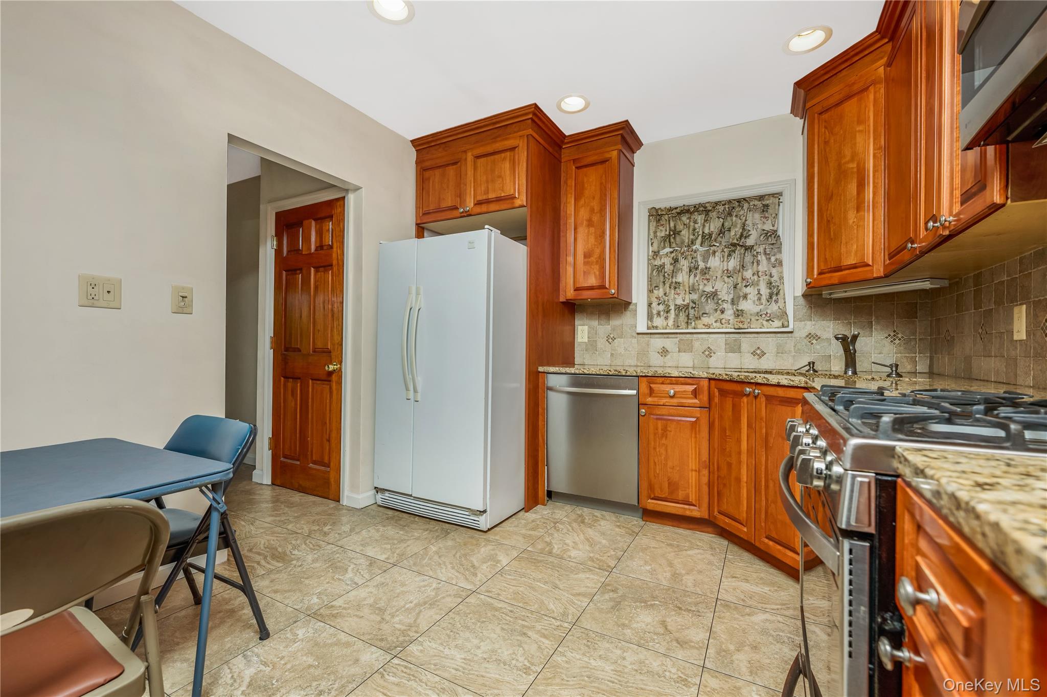 7326 171st Street Property Photo 4