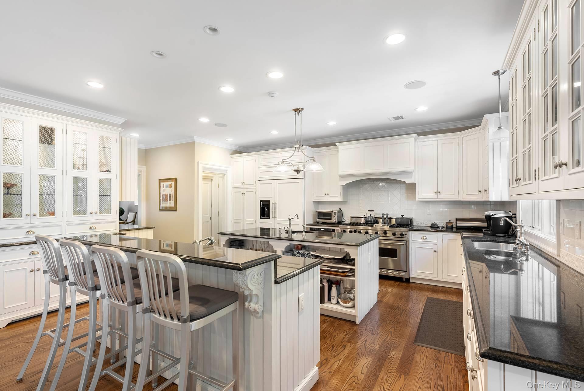 6 Woodruff Lane Property Photo 8