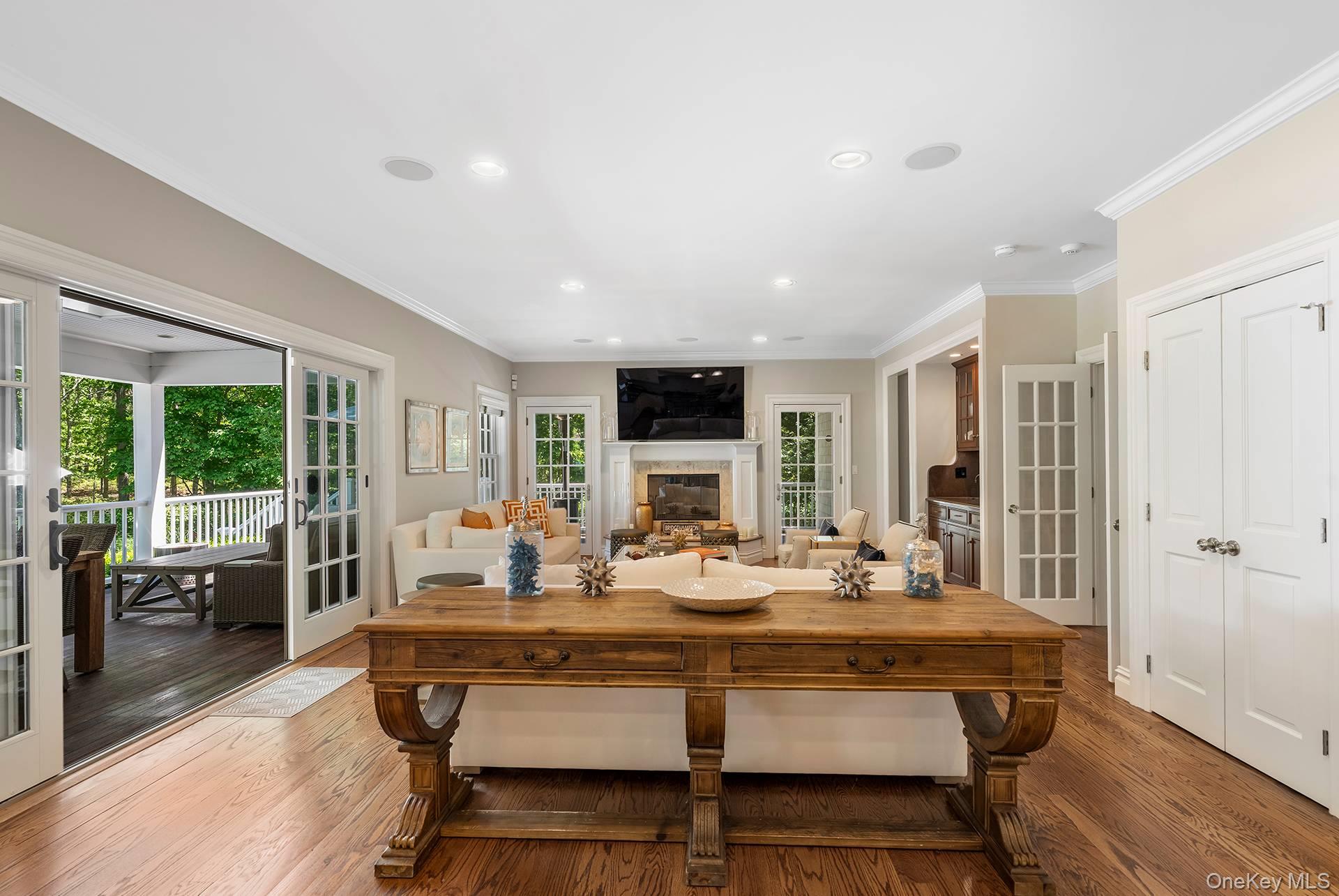 6 Woodruff Lane Property Photo 12