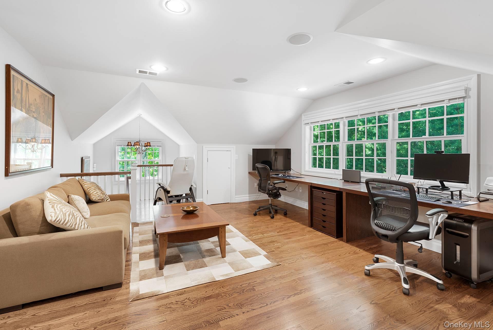 6 Woodruff Lane Property Photo 34