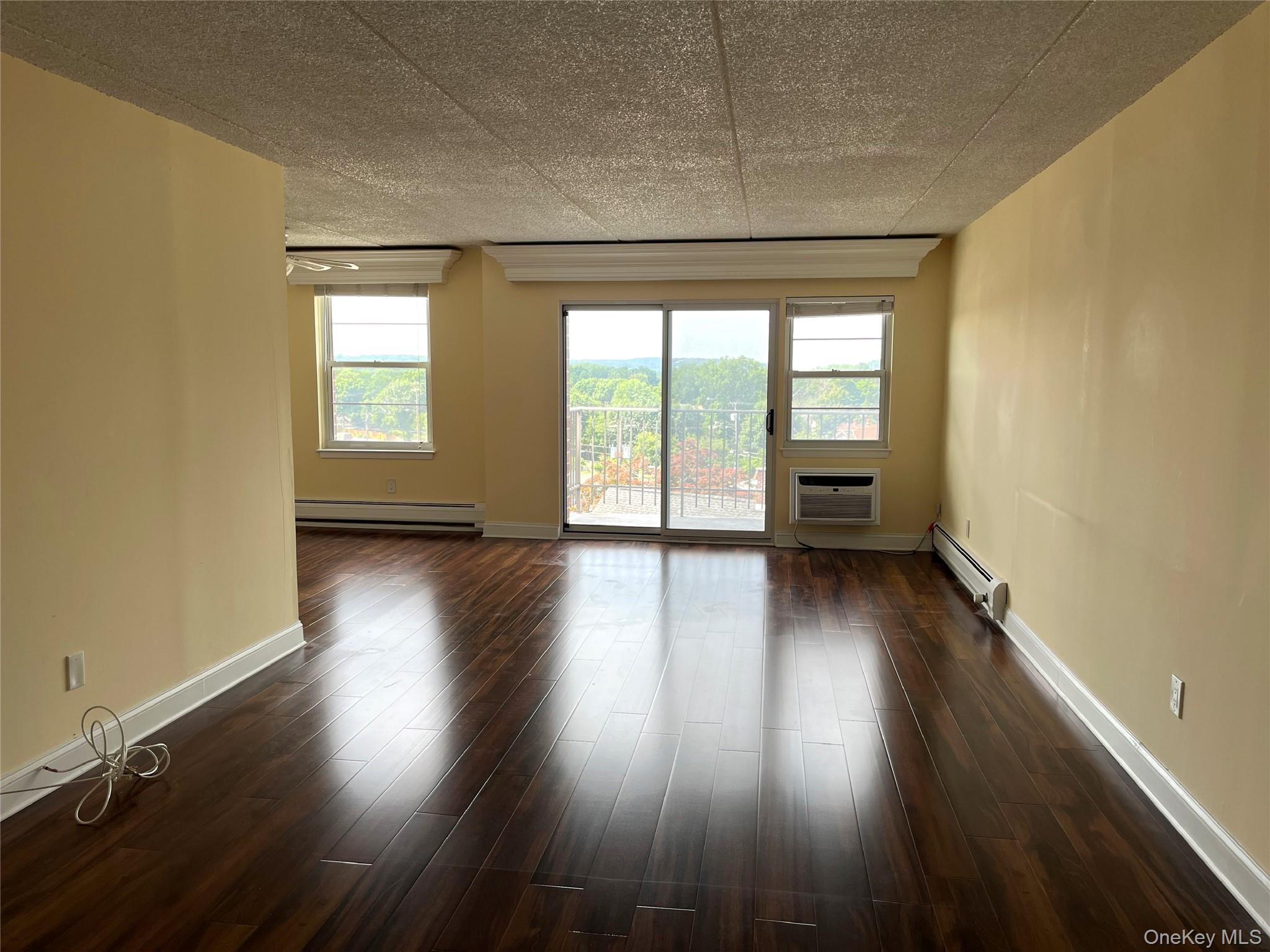 35 Park Avenue 5s Property Photo 2