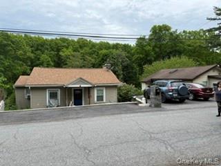 16 Willowbrook Heights Property Photo 2