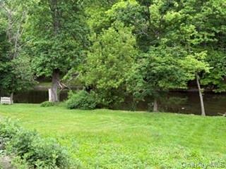 16 Willowbrook Heights Property Photo 5