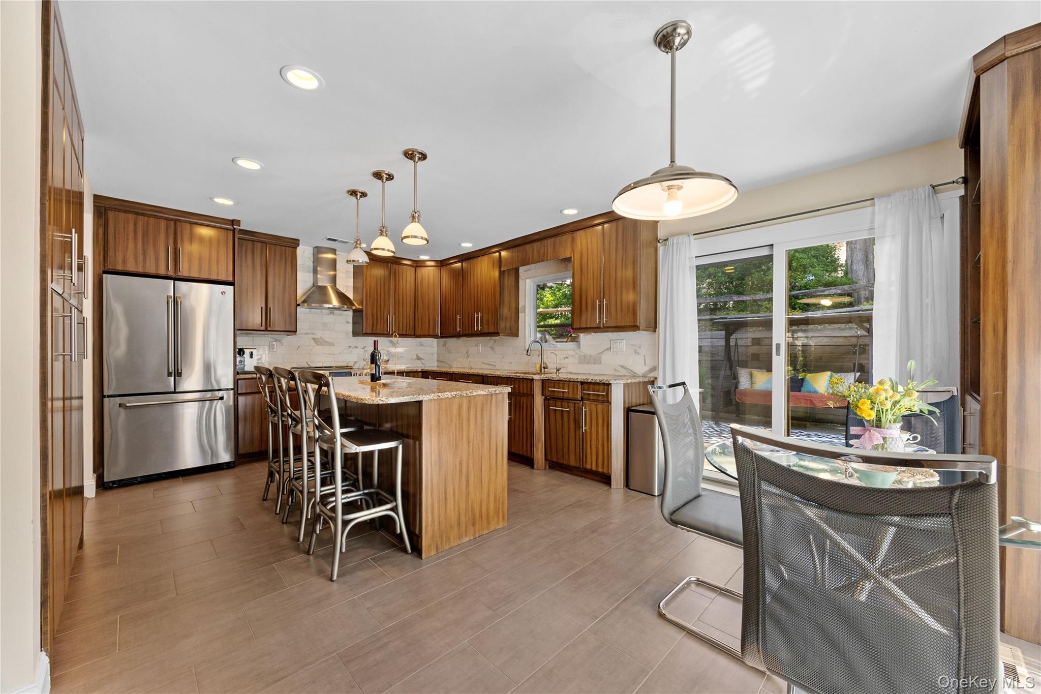 246 Hamlet Drive Property Photo 2