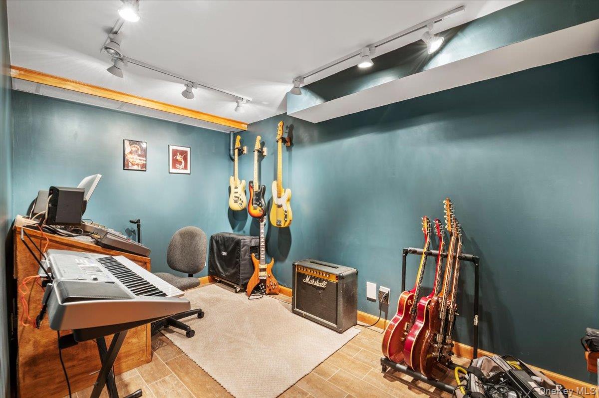 4 Westbury Avenue Property Photo 30
