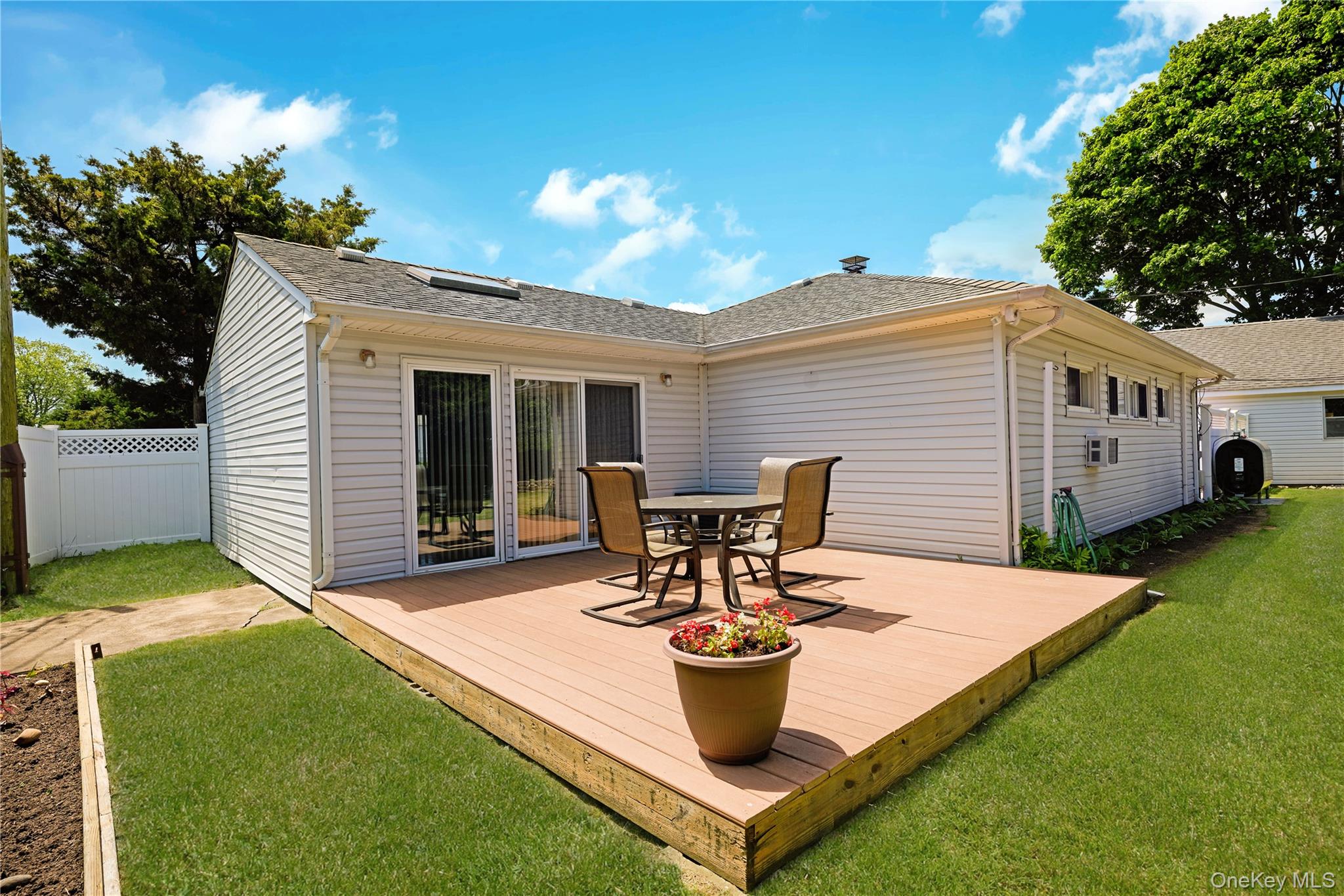2316 Poe Court Property Photo 6
