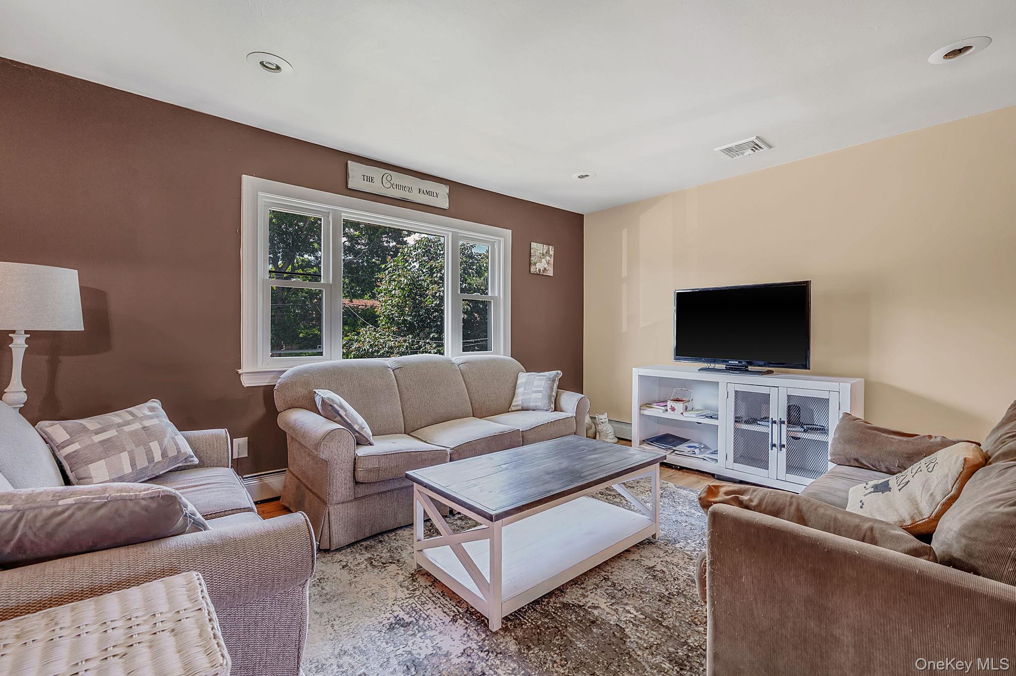 377 Montgomery Avenue Property Photo 7