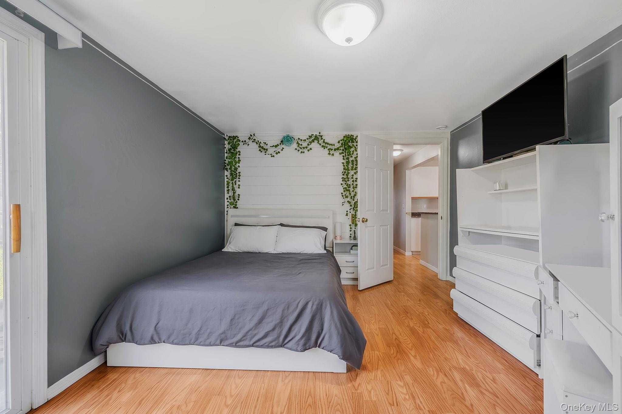 377 Montgomery Avenue Property Photo 23