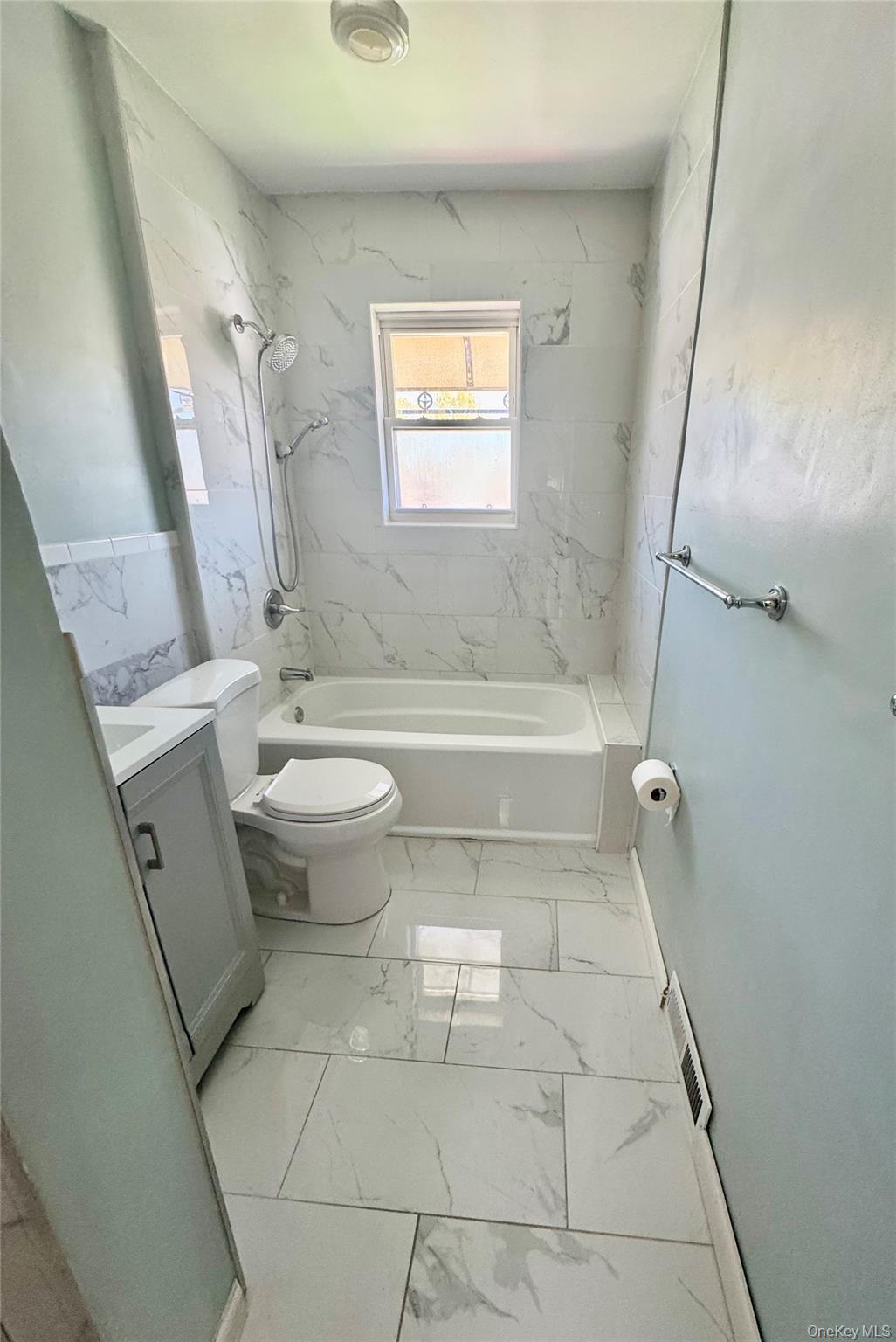 4218 Bruner Avenue Property Photo 8