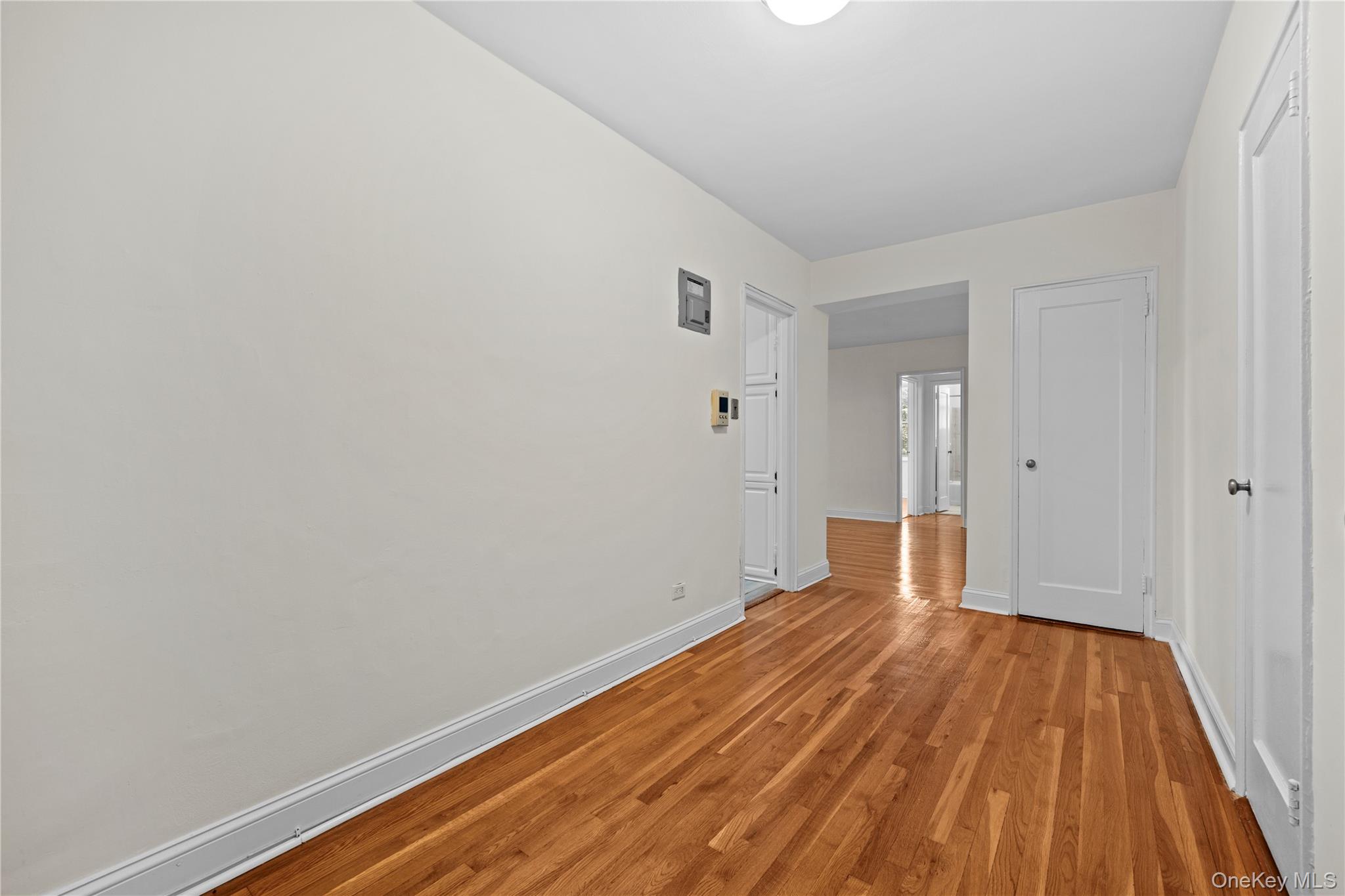 5621 Netherland Avenue 4d Property Photo 2