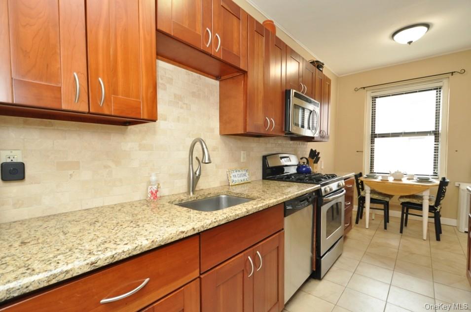 143 Garth Road 5J Property Photo 1