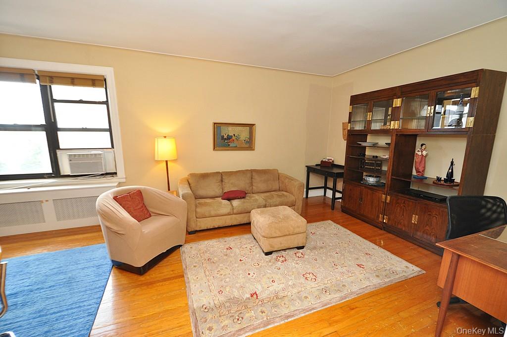 143 Garth Road 5j Property Photo 2