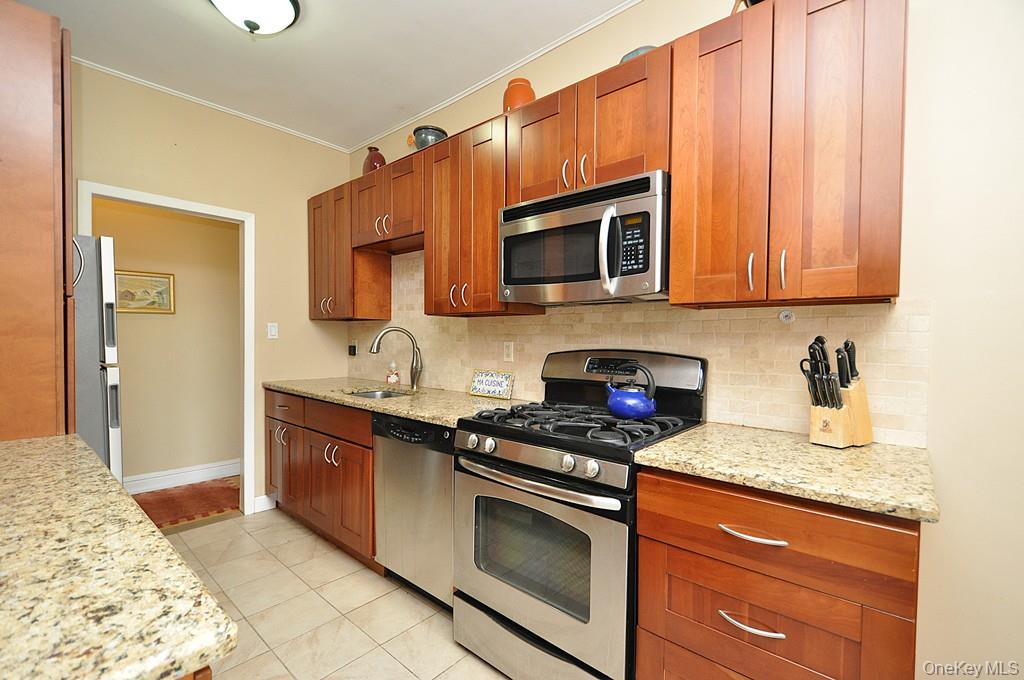 143 Garth Road 5j Property Photo 3