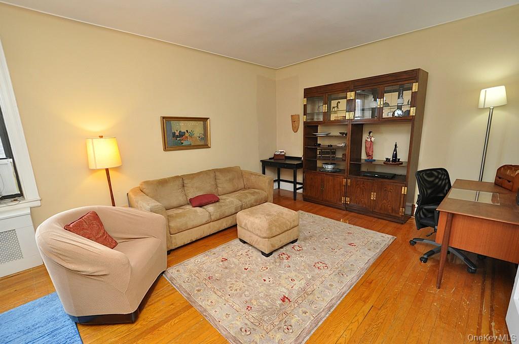 143 Garth Road 5j Property Photo 6