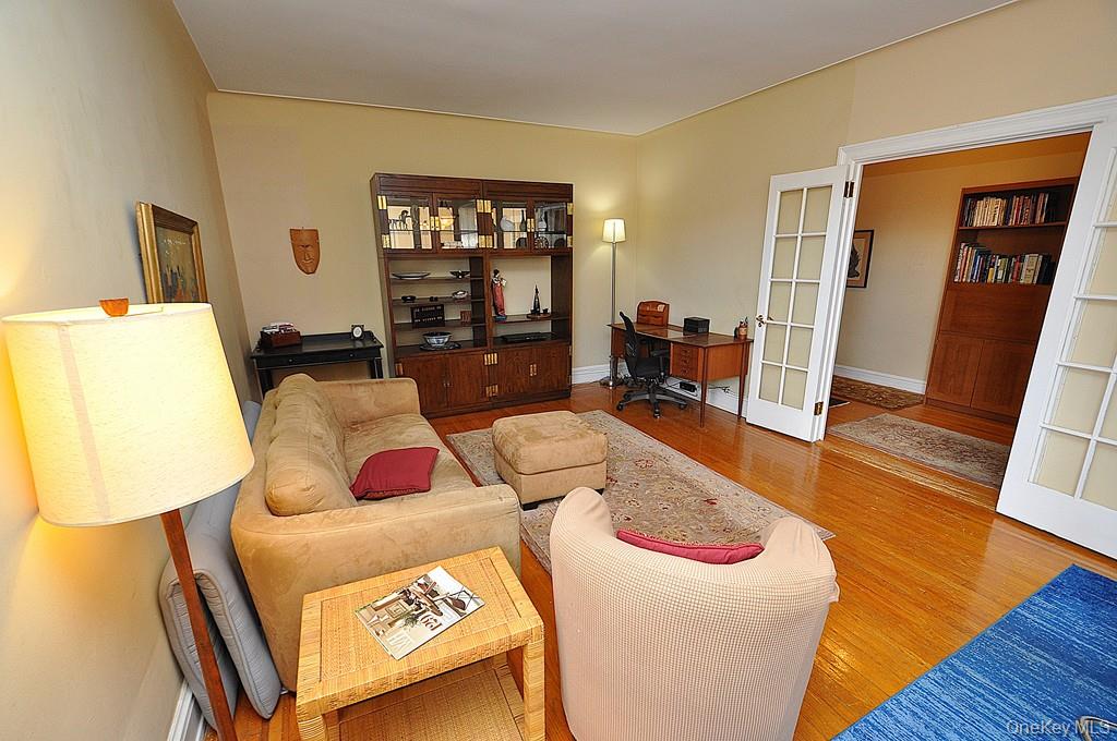 143 Garth Road 5j Property Photo 10