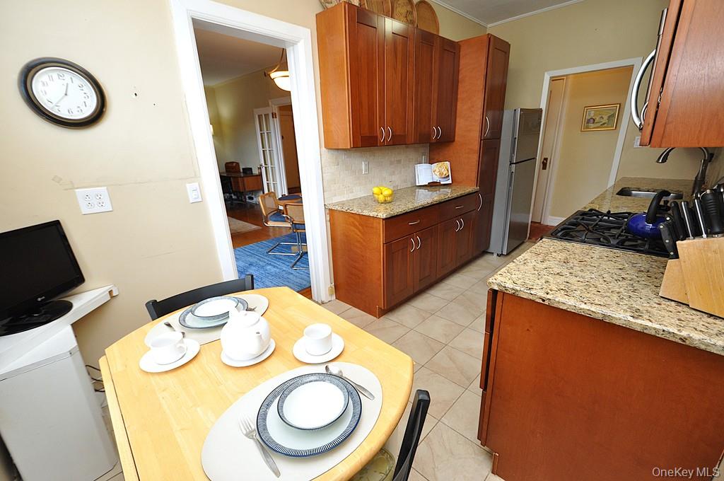 143 Garth Road 5j Property Photo 15