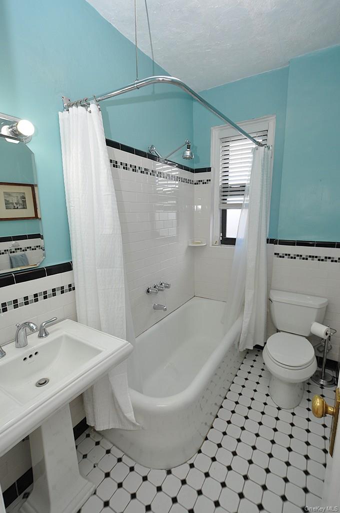143 Garth Road 5j Property Photo 23