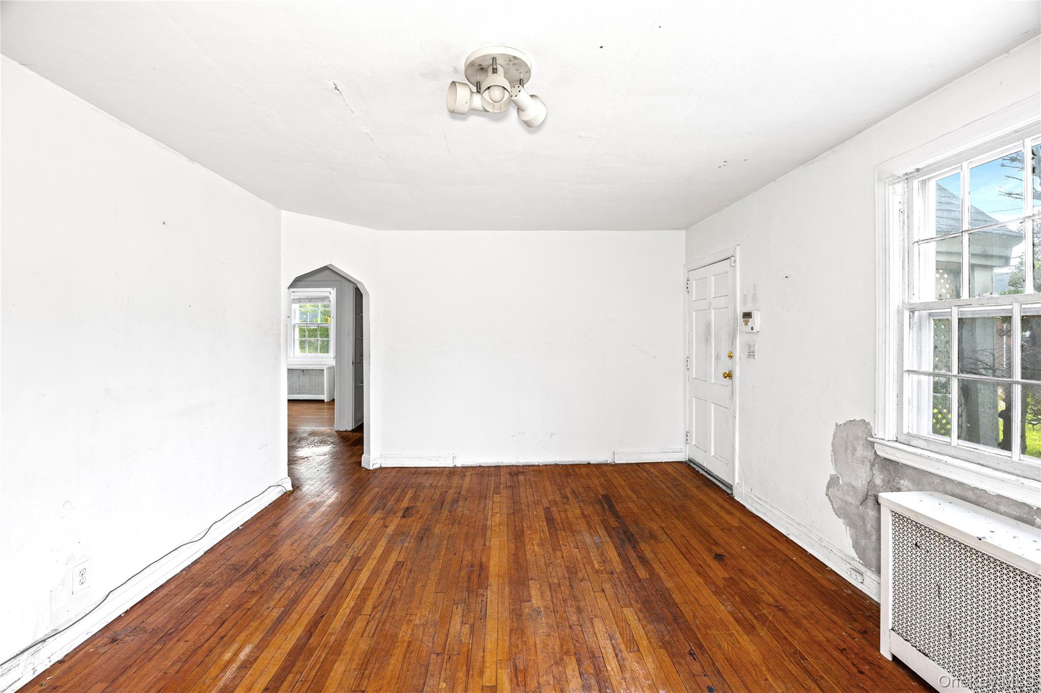 674 Henry Street Property Photo 10
