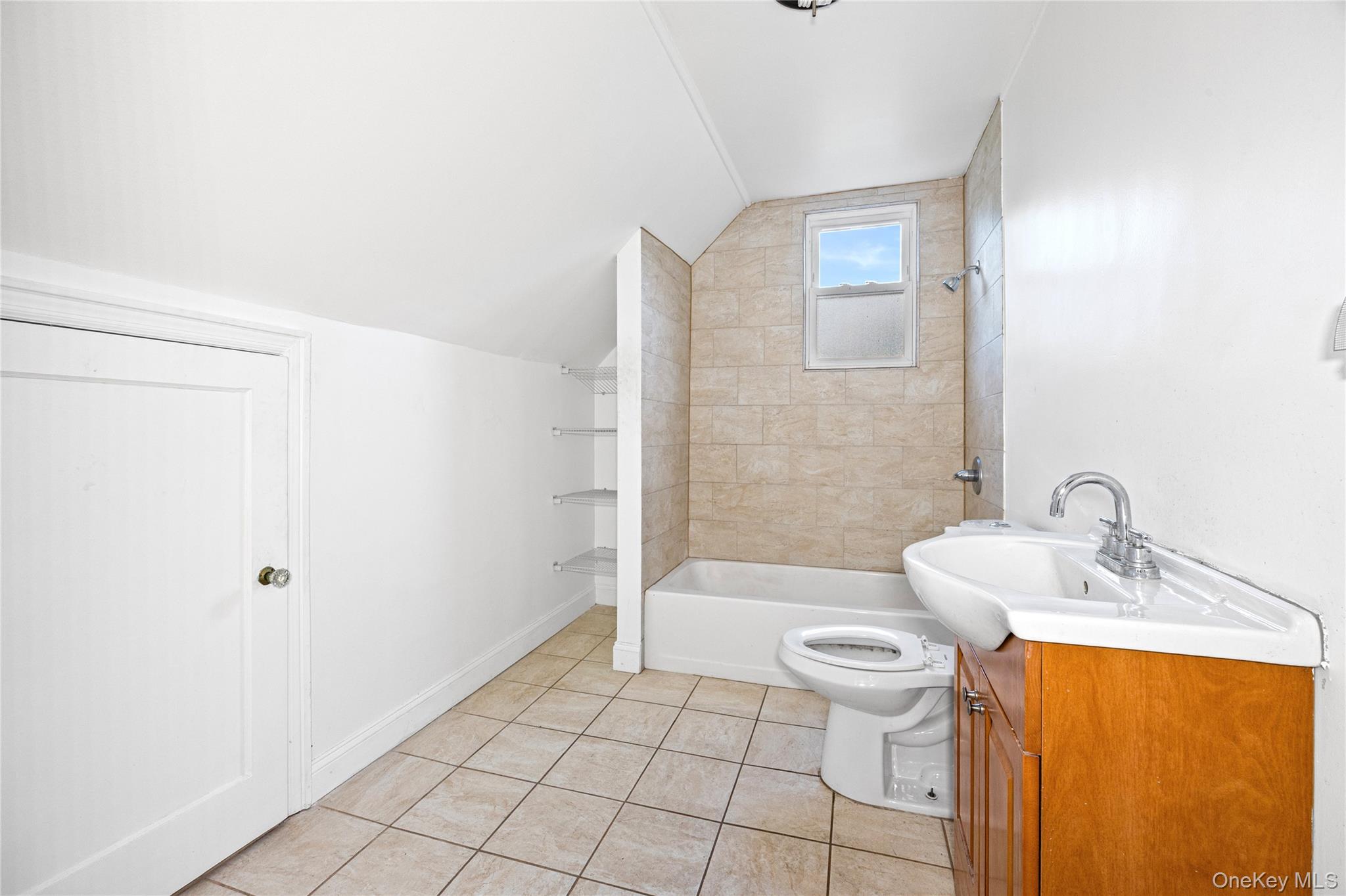 674 Henry Street Property Photo 26