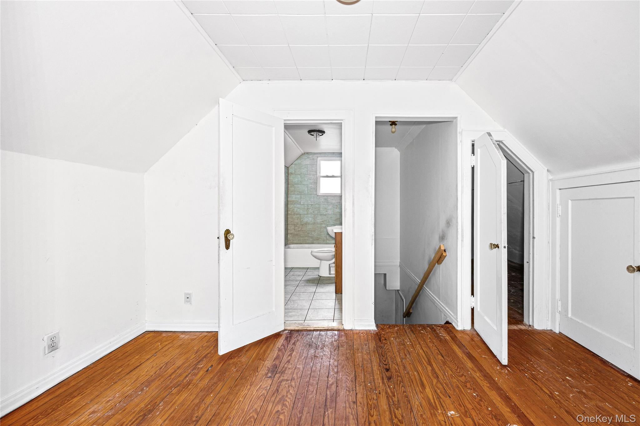 674 Henry Street Property Photo 29