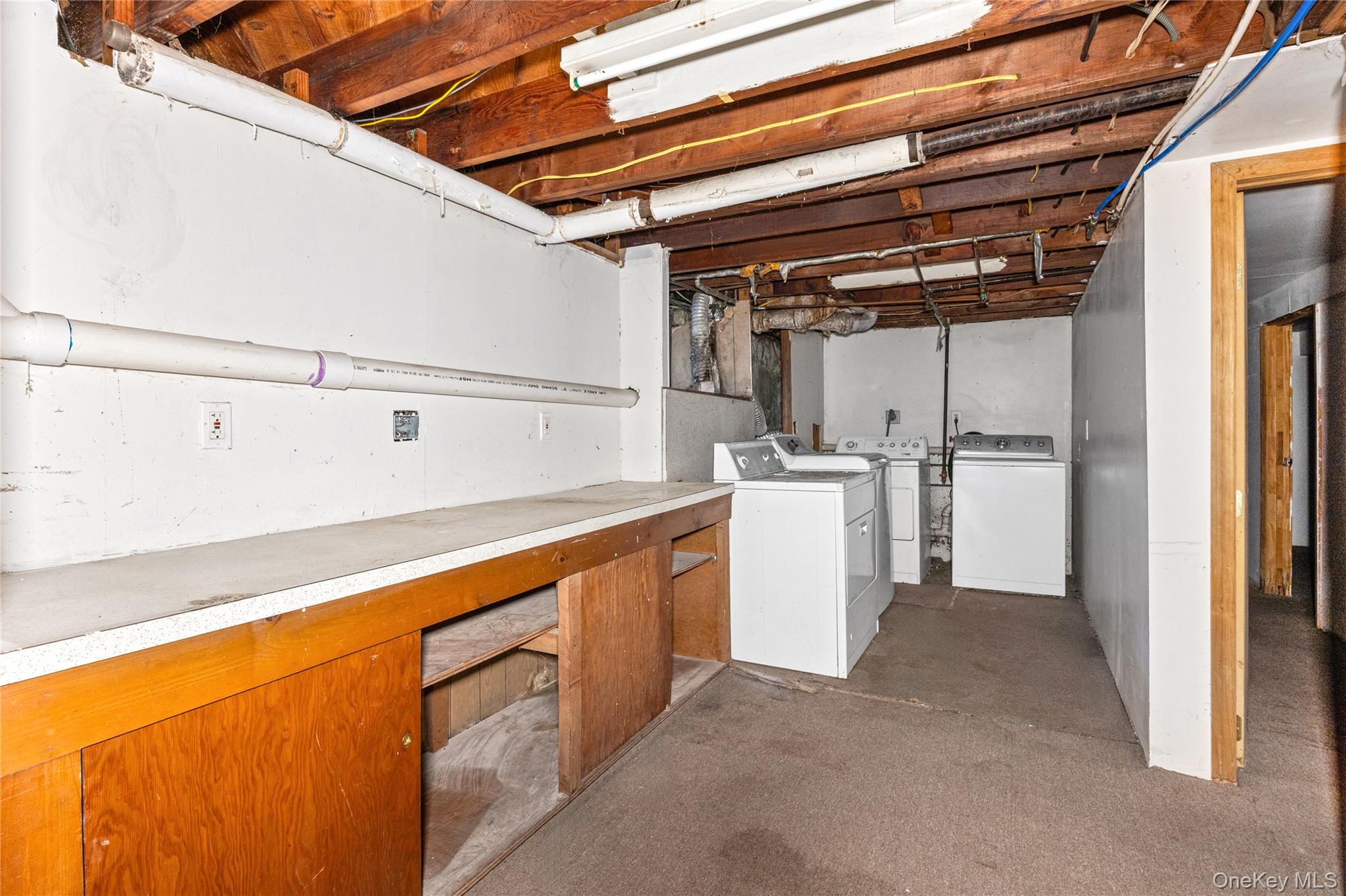 674 Henry Street Property Photo 33