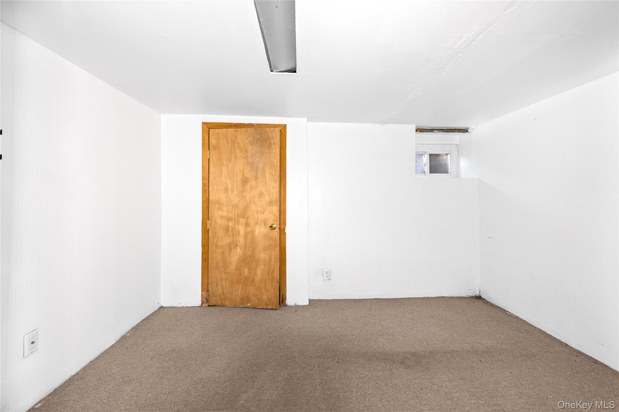 674 Henry Street Property Photo 34