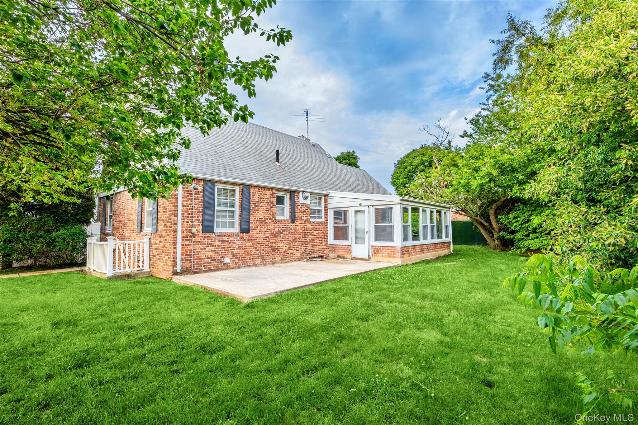 674 Henry Street Property Photo 42
