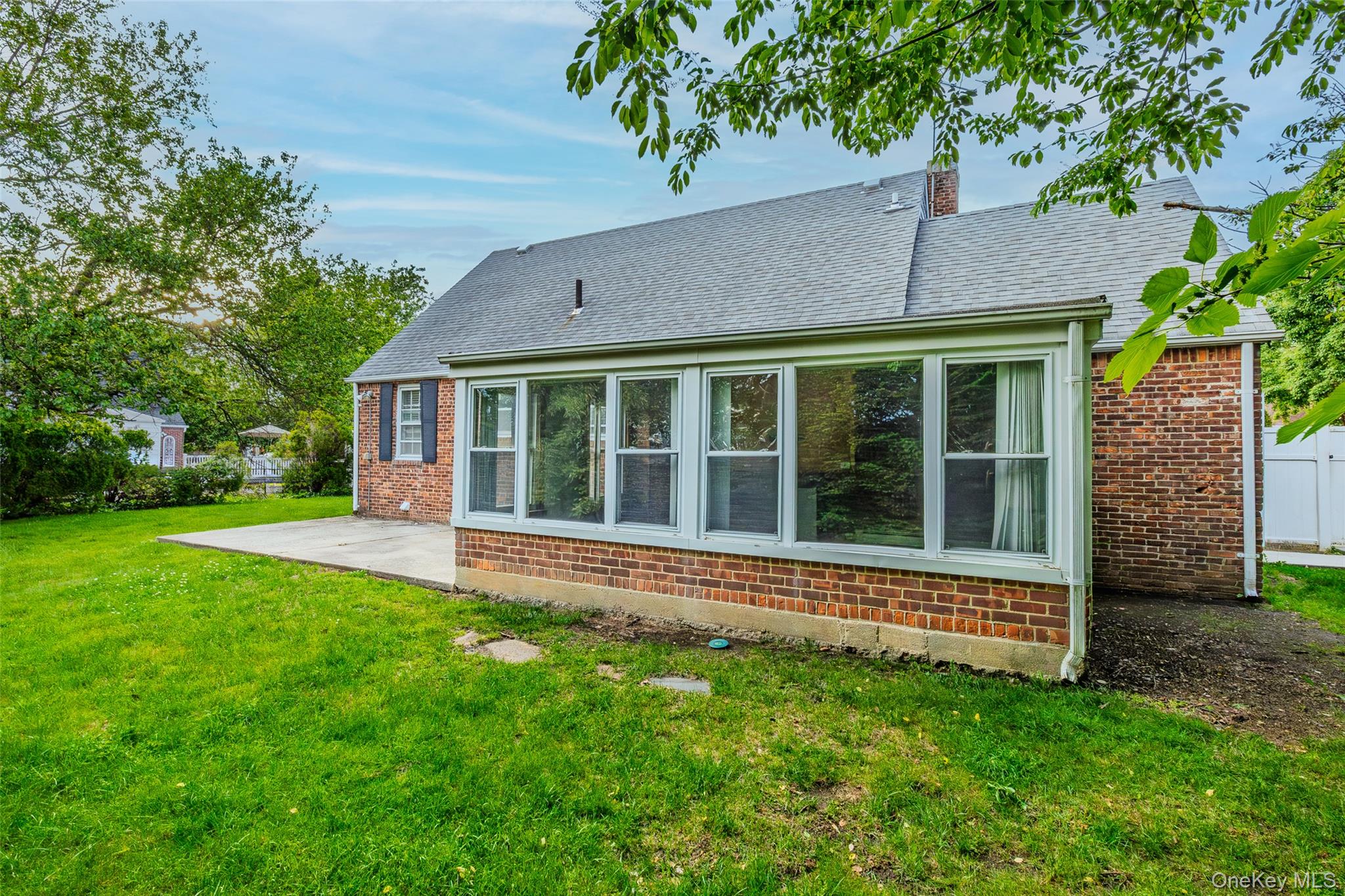 674 Henry Street Property Photo 45