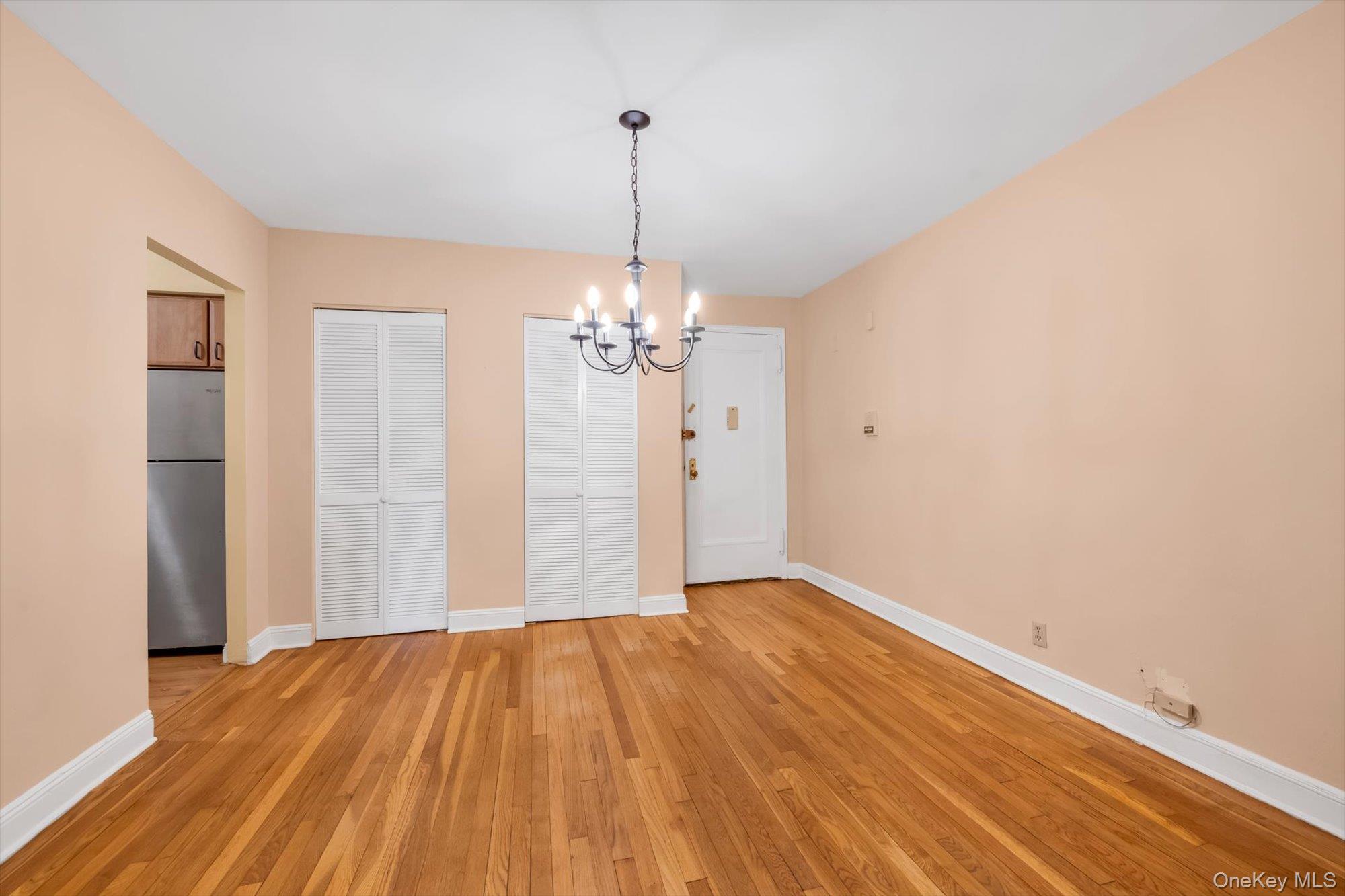 19 Schenck Avenue 1g Property Photo 5