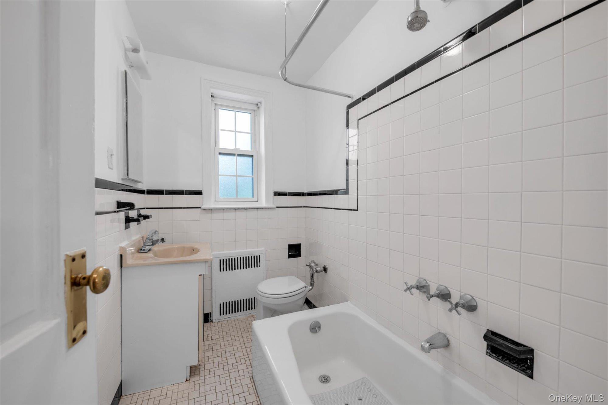 19 Schenck Avenue 1g Property Photo 11