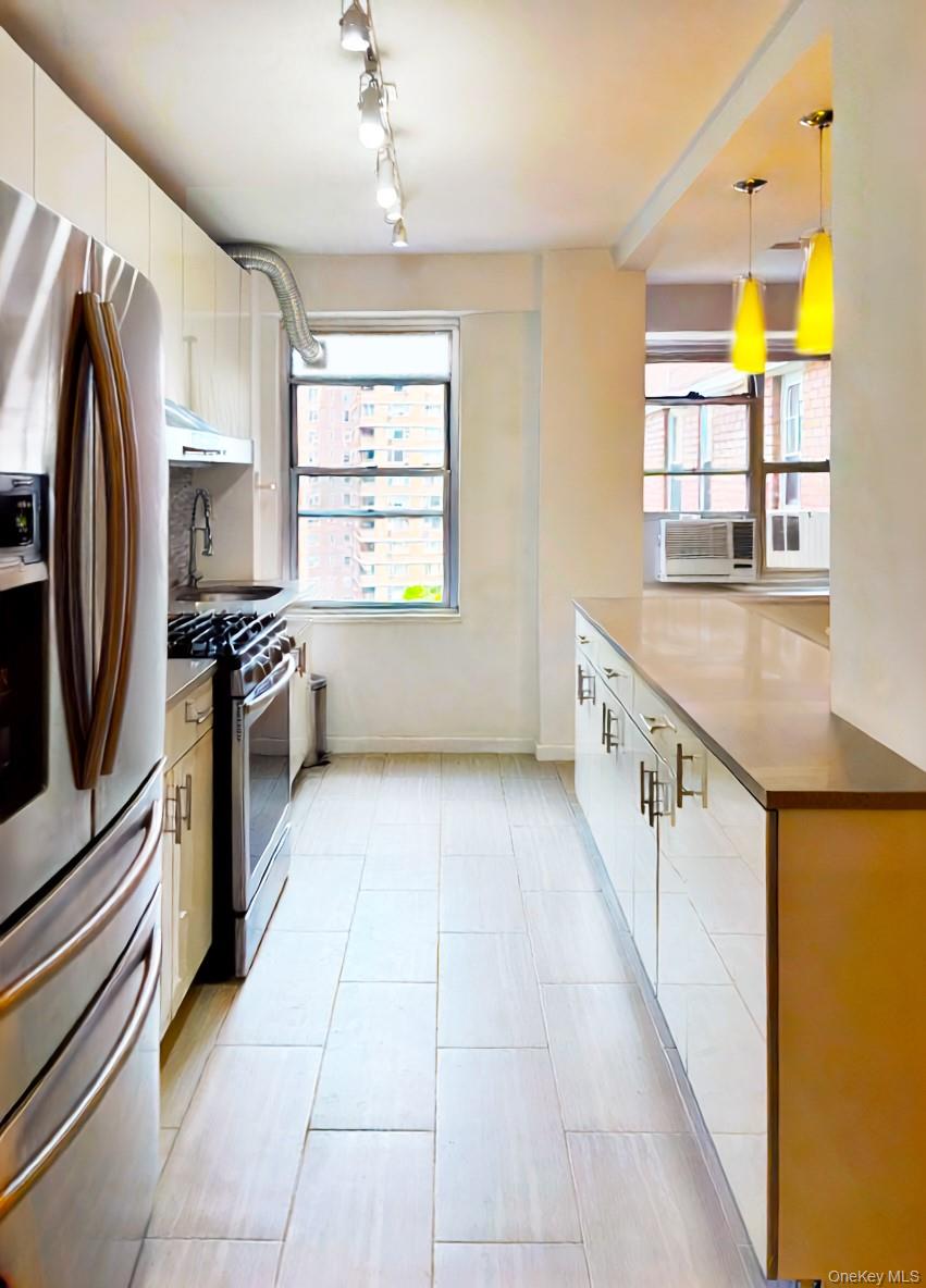 573 Grand Street D802 Property Photo 5