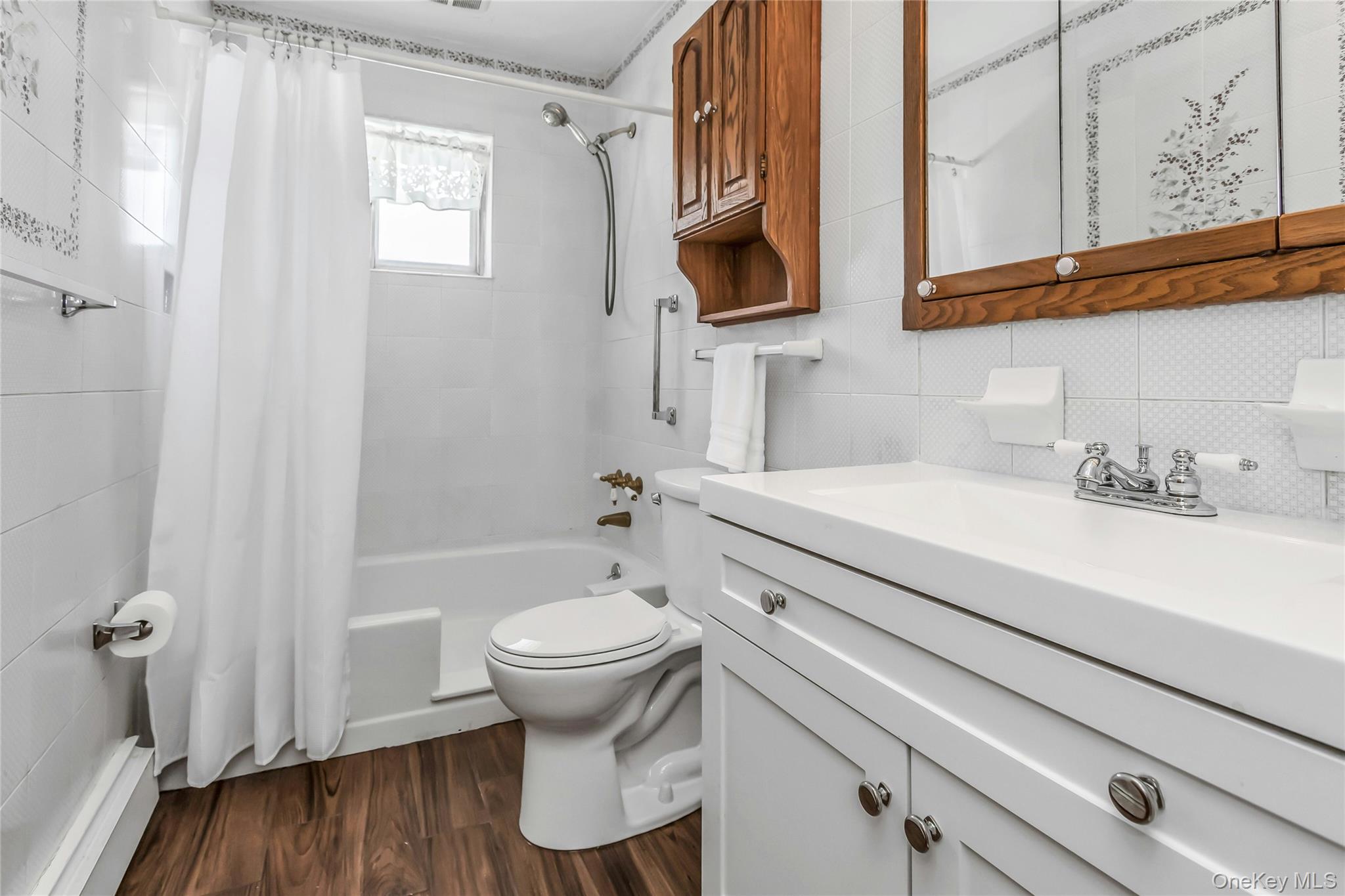 323 Richard Street Property Photo 15