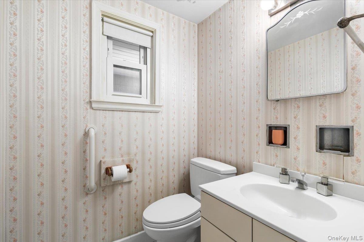541 Claflin Avenue Property Photo 12