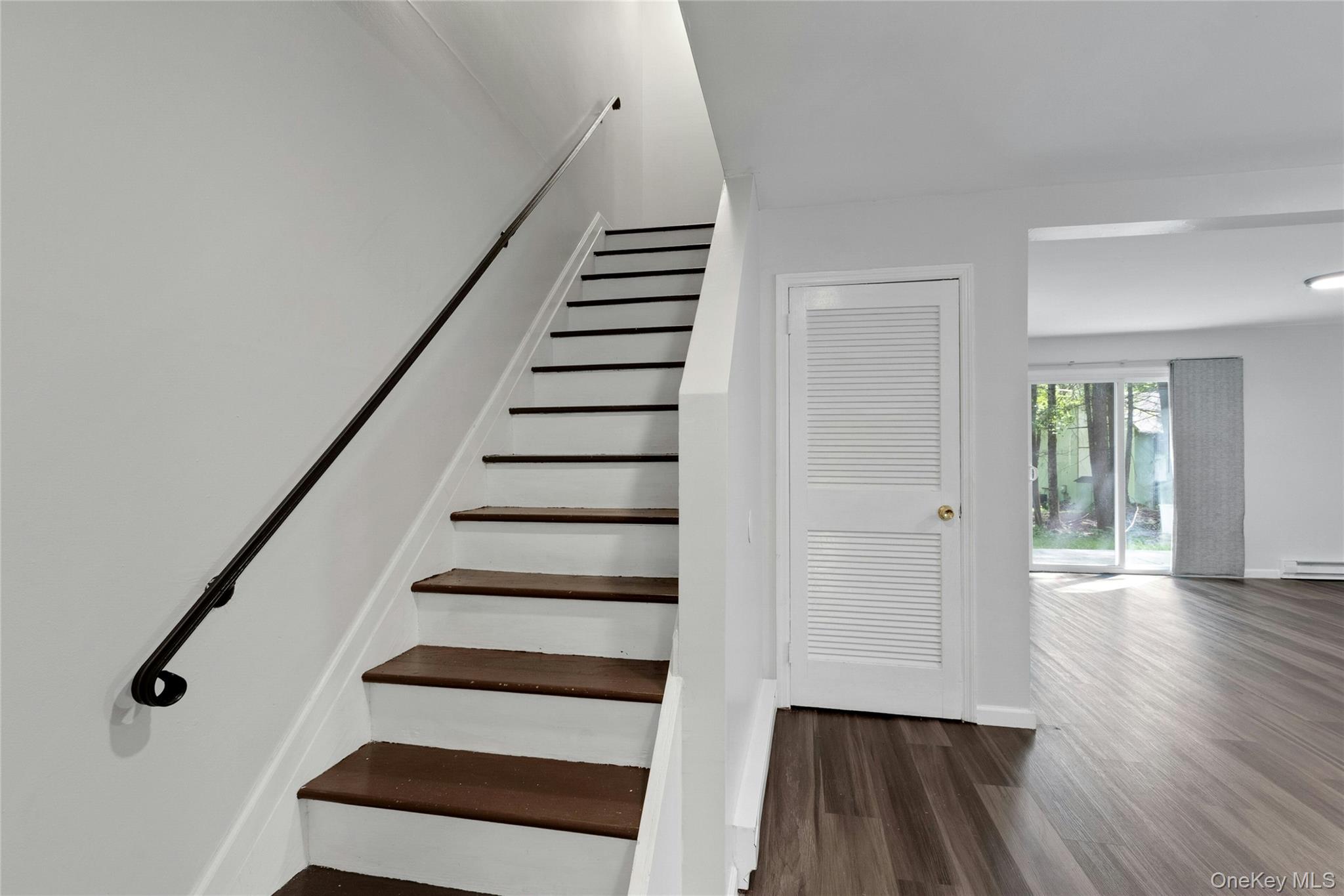 34 Elizabeth Way Property Photo 8