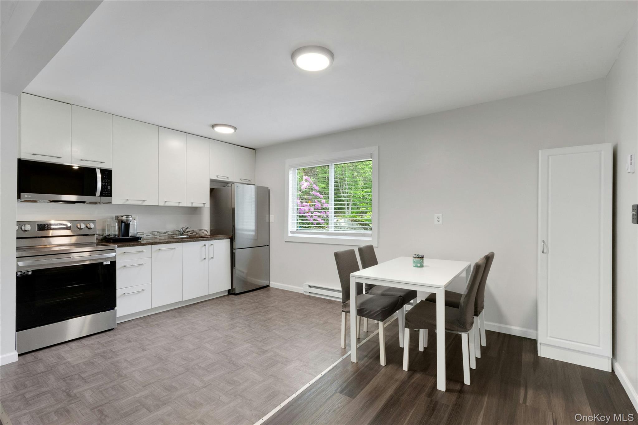 34 Elizabeth Way Property Photo 9