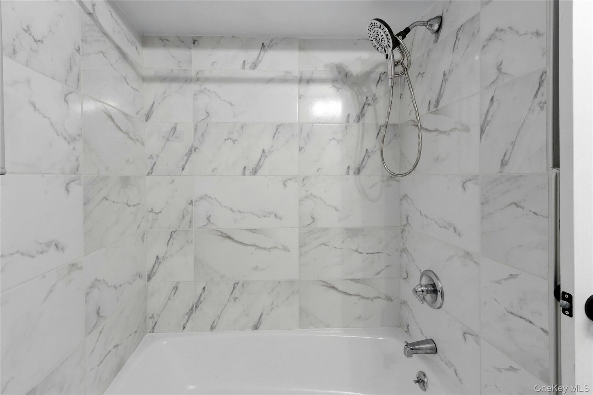 34 Elizabeth Way Property Photo 21